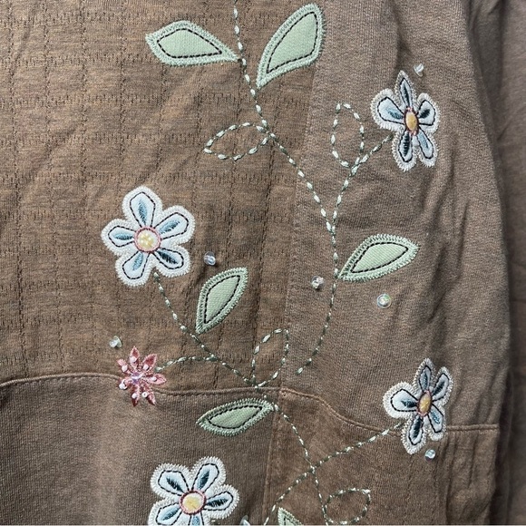 ALFRED Dunner NWOT Embroidered Button Collar Long Sleeve Top Tan Size L (L16) - Picture 3 of 5
